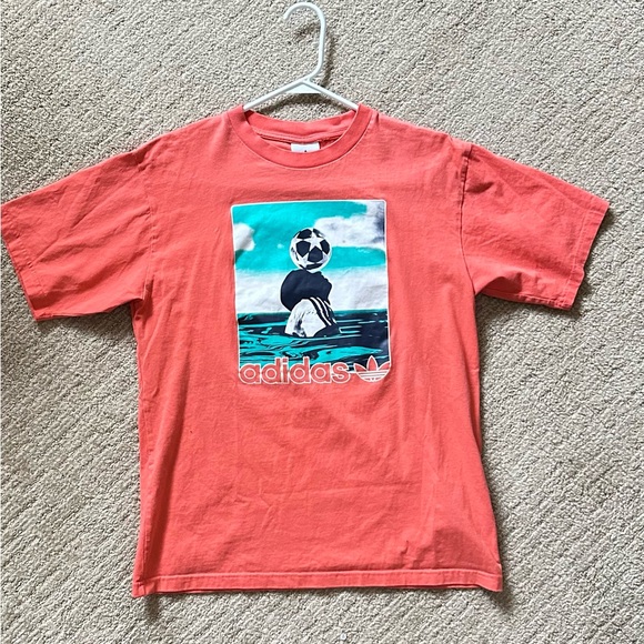 Men’s Graphic Adidas soccer Tshirt - Picture 1 of 1